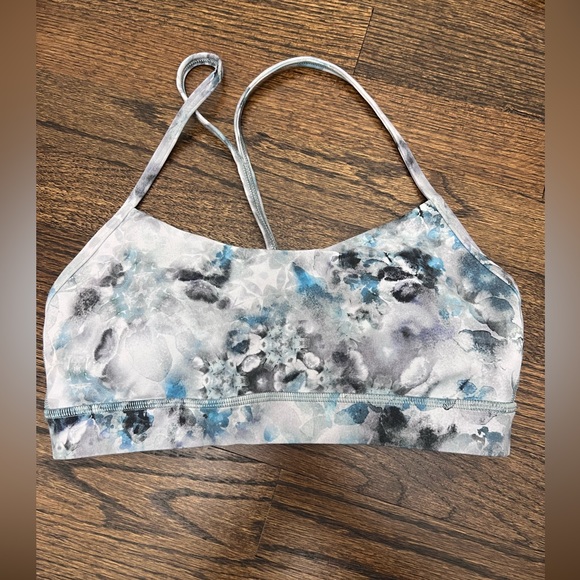 Lululemon Flow Y Bra Nulu *Light Support, A–C Cups - Picture 1 of 5